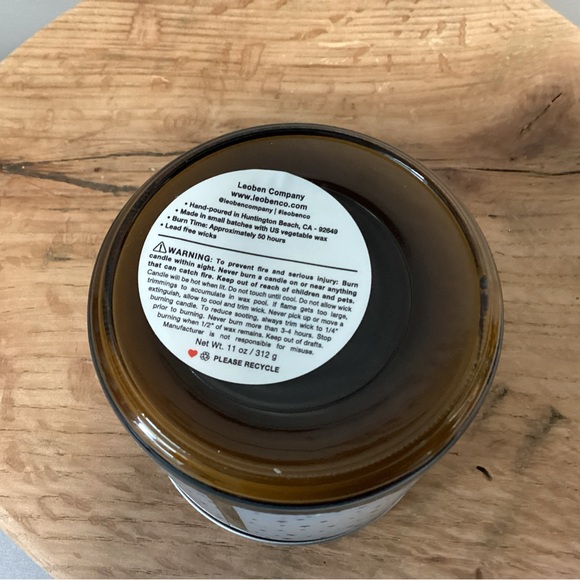 🟤 New & Hand Poured - Rosewater & Oud Scented Candle in Glass Jar and Lid - Picture 11 of 13